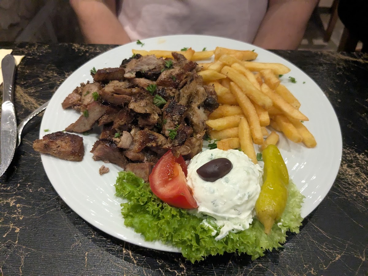 Zum Schutzenhaus - Griechisches Steakhouse-4